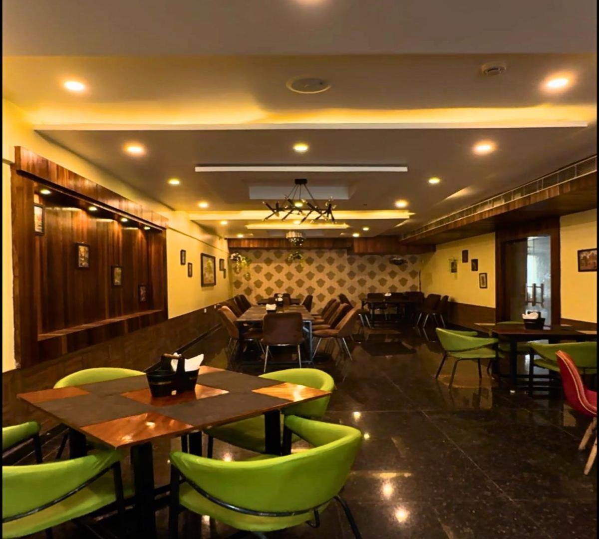 Hotel Runway Inn Pura Raghunāth Exterior photo