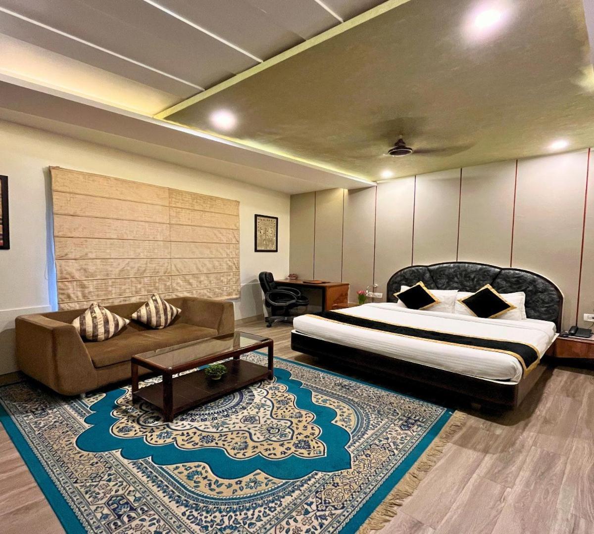 Hotel Runway Inn Pura Raghunāth Exterior photo
