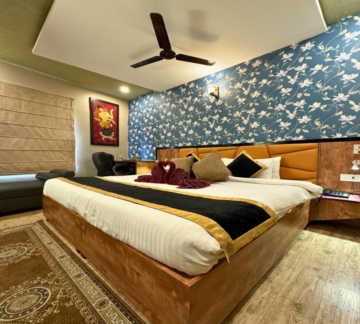 Hotel Runway Inn Pura Raghunāth Exterior photo
