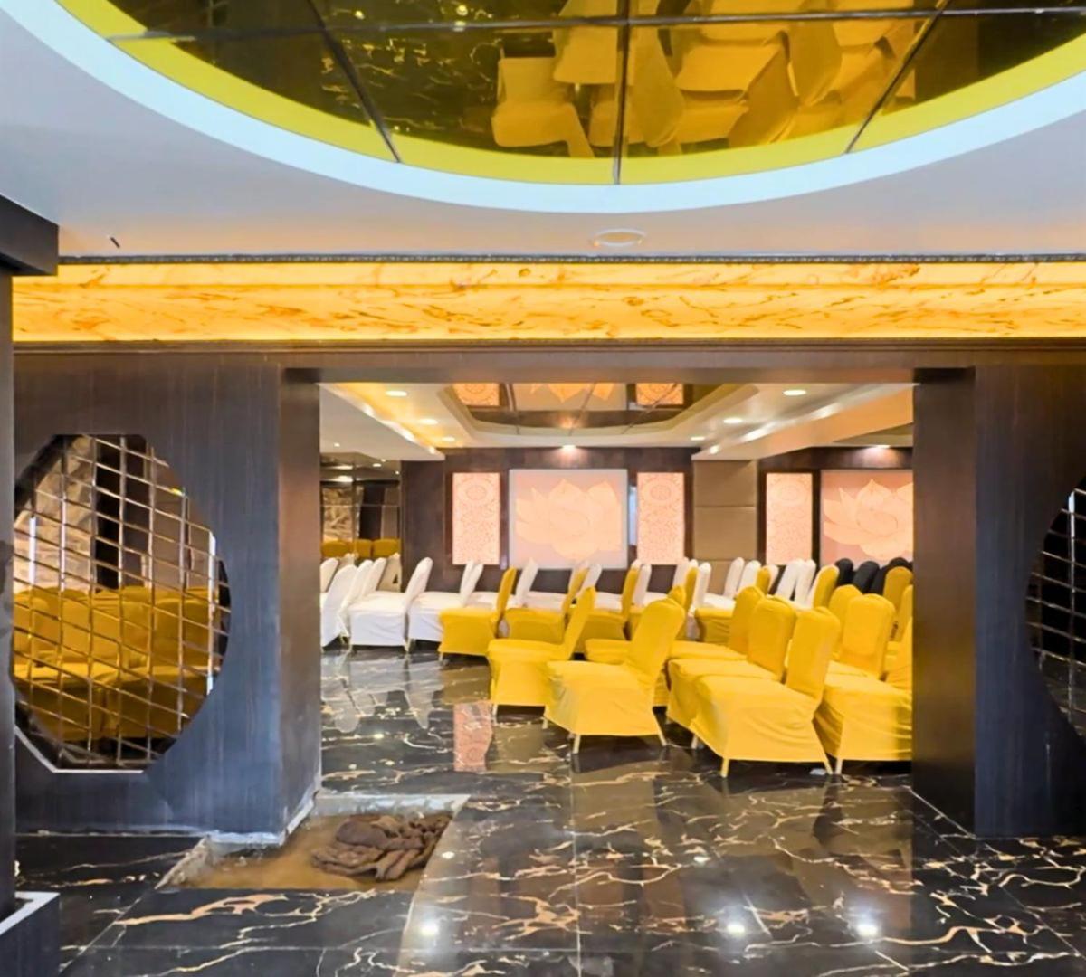 Hotel Runway Inn Pura Raghunāth Exterior photo